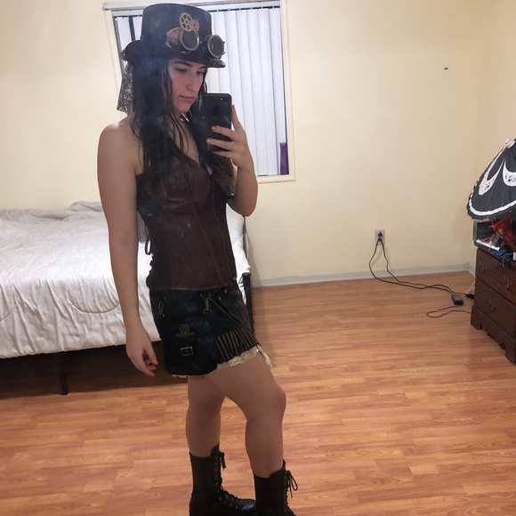 STEAMPUNK HALLOWEEN COSTUME 🎃 🕷 👻 - Picture 5 of 7